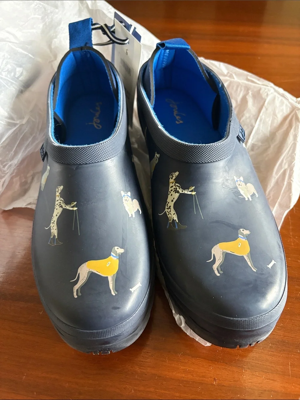 Women’s short rain boot with hounds NWT